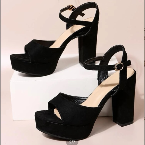 ankle strap chunky high heels - Picture 2 of 2